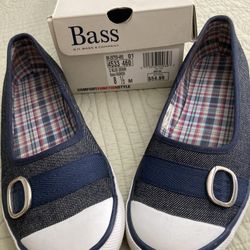 Bass Ladies 61/2 Flats Never Worn