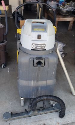 Advance AWD 320 Dry and wet floor vacuum cleaner