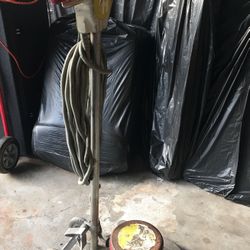 Máquina de limpiar pisos