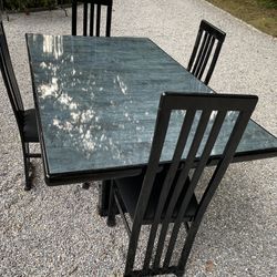 Comtemporaty Dinning Table With Four Chaird