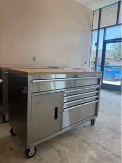 Husky tool box