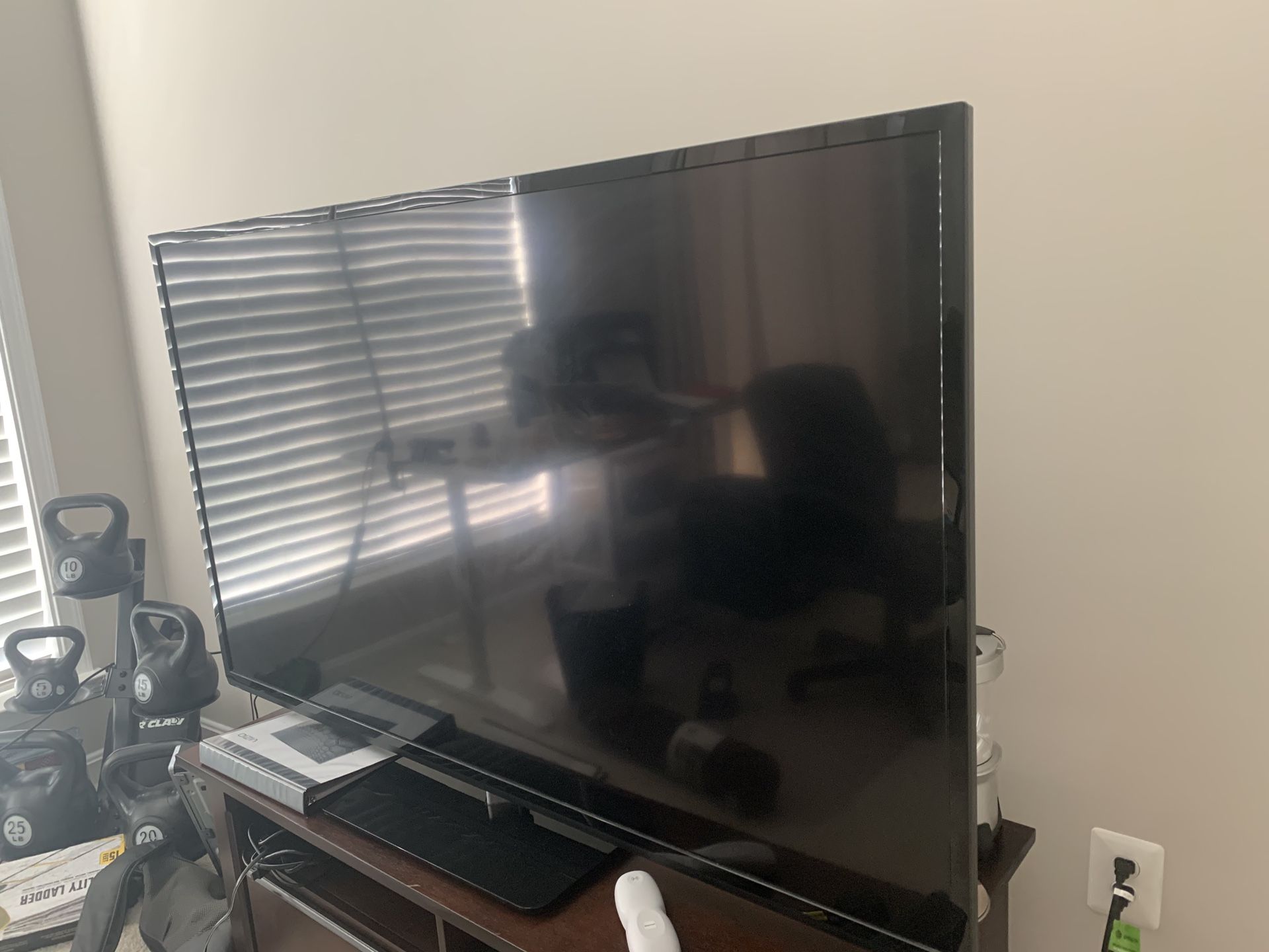 65 inch VIZIO smart tv -MUST GO TODAY
