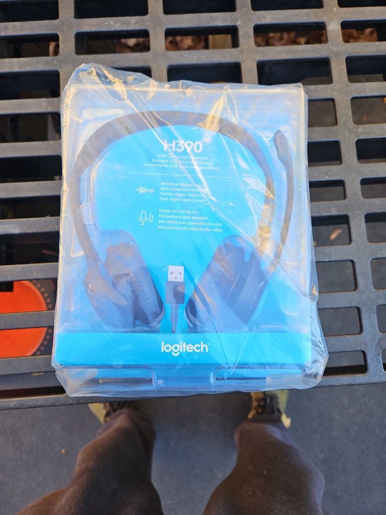 Computer headphones