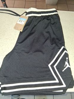 Jordan . Sport  men's dri fit mesh diamond  shorts  size available  : XXL., XL, M