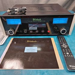 McInTosh D1100 digital preamplifier 