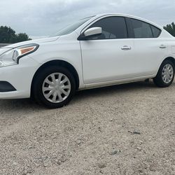 2018 Nissan Versa