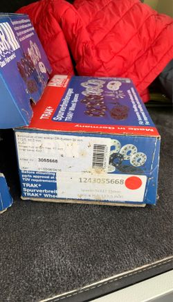 Audi Spacers with lug nuts