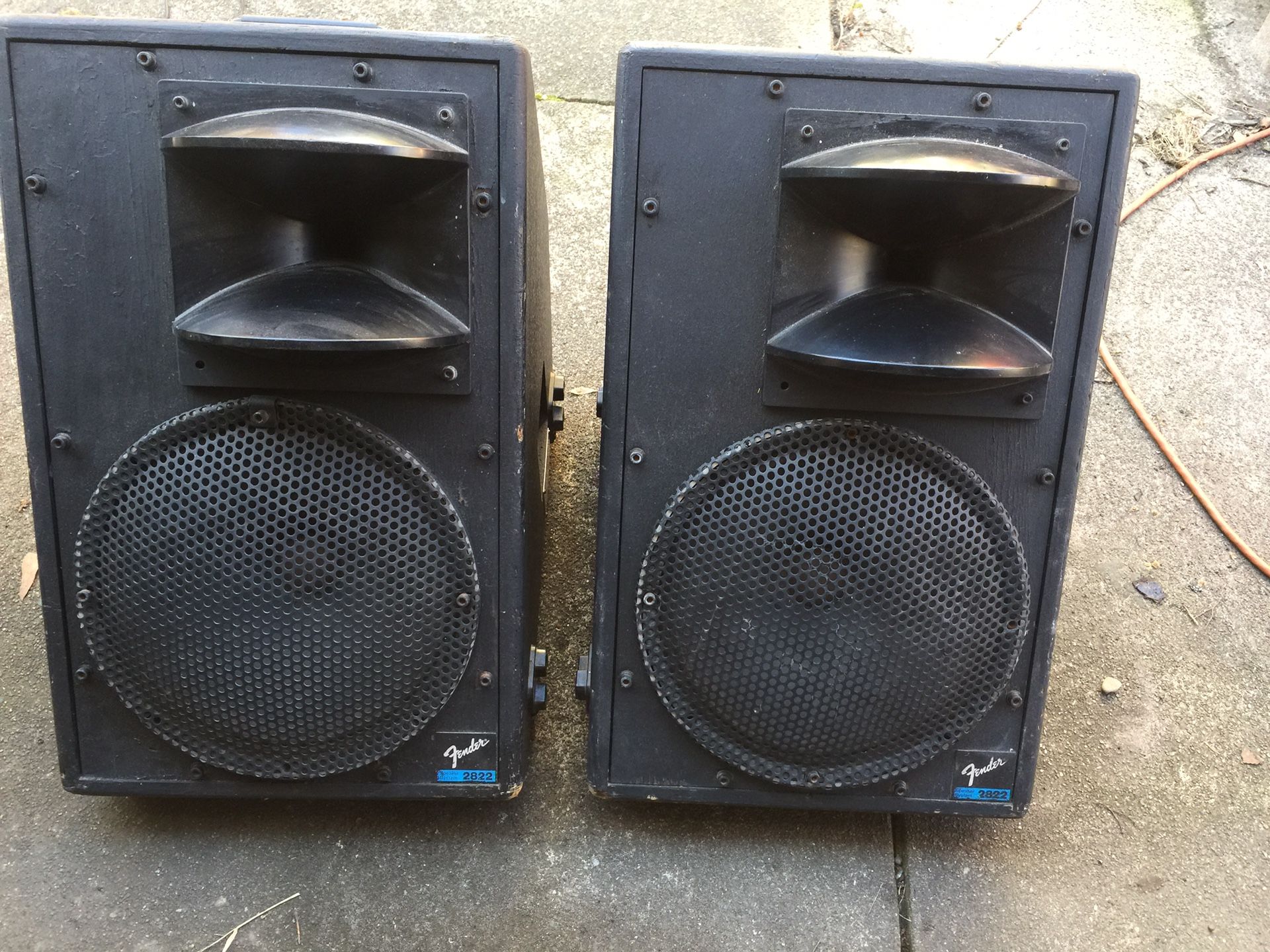2 Fender 2822 vintage stage monitors