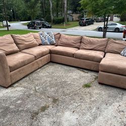 Brown Sectional With Free Delivery 🚛