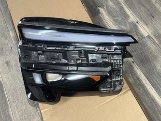 2025-2026 TESLA MODEL Y JUNIPER RIGHT PASSENGER HEADLIGHT OEM FULL LED ASSEMBLY READ MORE