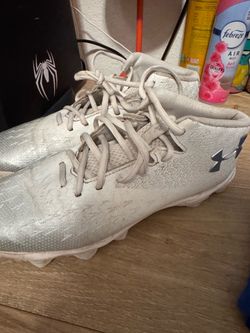 Football cleats