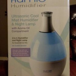 HUMIO Humidifier like new in box $40 obo
