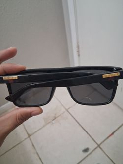 Men Gucci glasses