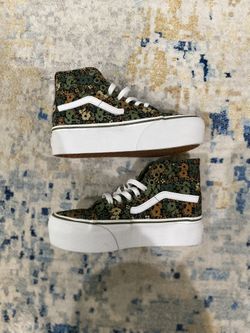 Vans- Woman SK8 High Tapered (sz 6)