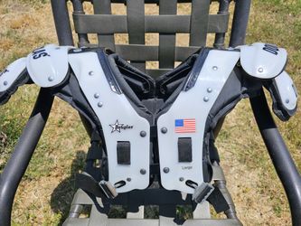 Douglas Quaterback Shoulder Pads Ff17 Style