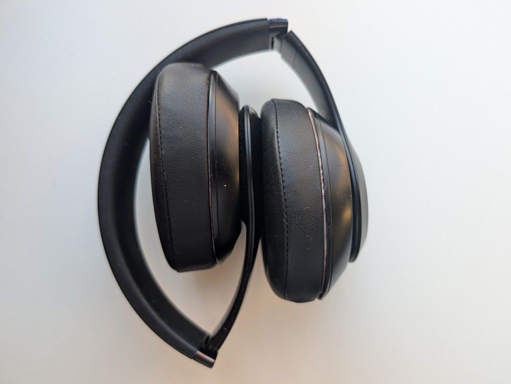 Used Beats Studio 3