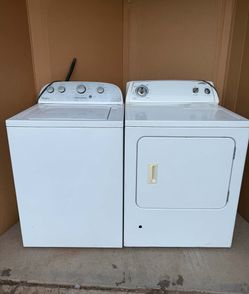 Whirlpool Washer And Gas Dryer Laundry Set