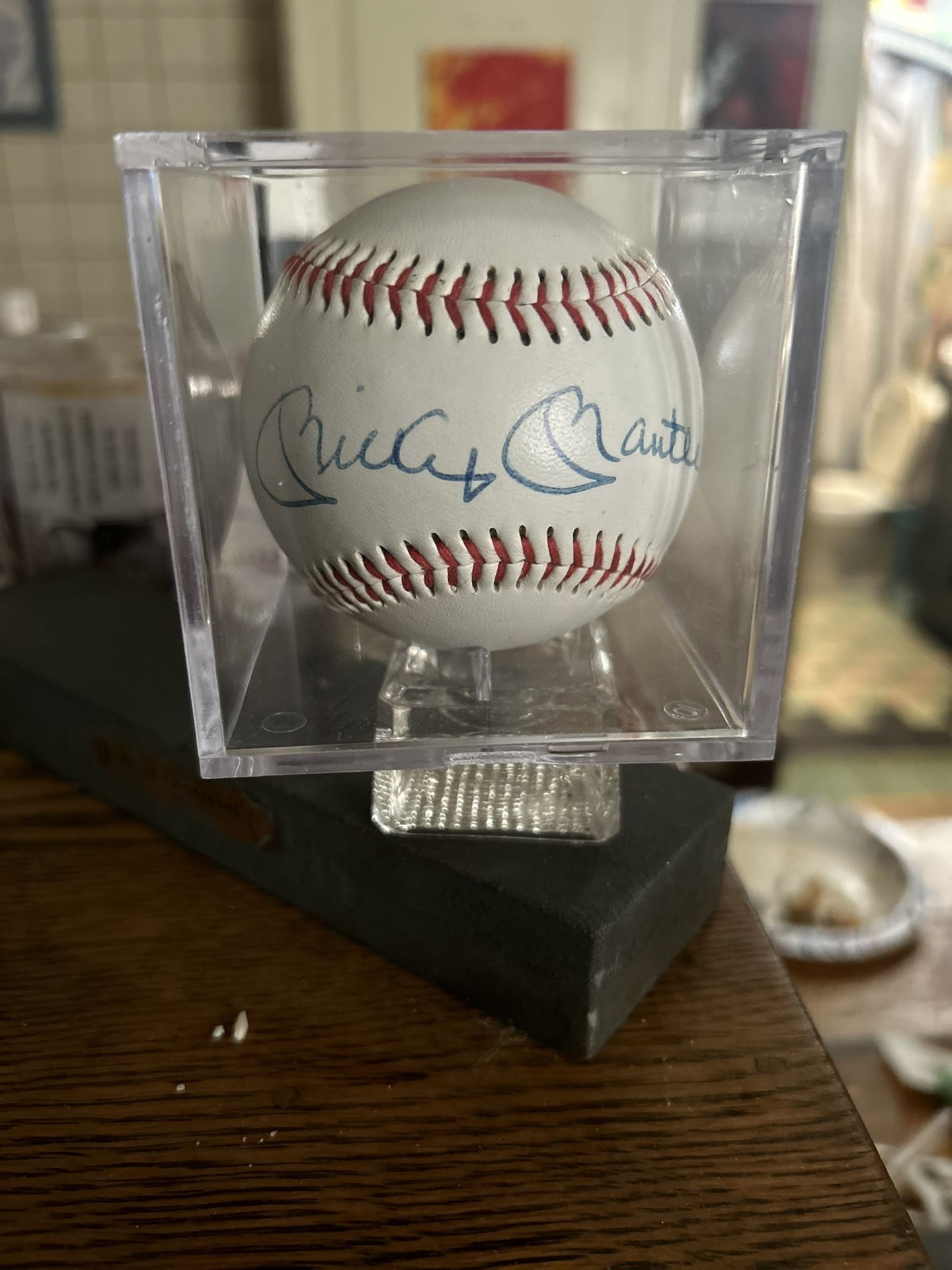 Mickey mantle, sign baseball with hologram