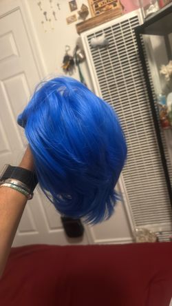 BLUE SHORT WIG