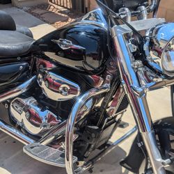 Suzuki Boulevard C90 Motorcycle 