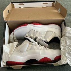 Air Jordan 11 Cherry bottom . Low Top