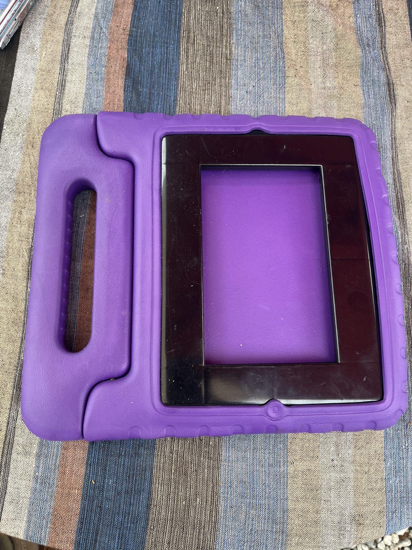 Purple Foam Tablet Carrying Case with Handle – Used Durable shockproof EVA foam case with built-in handle, designed for kids or everyday use. The han