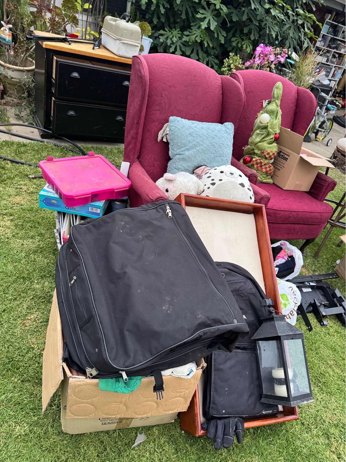 Free stool 2 single sofas furniture clothes stuffs and must take everything