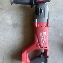 Milwaukee - FUEL - SDS Plus - Rotary Hammer