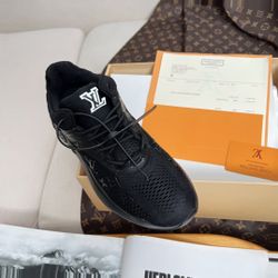 Louis Vuitton Trainer 54 for Sale in Houston, TX - OfferUp