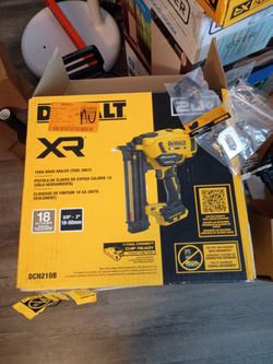 DeWalt XR 18GA Brad Nailer DCN210B