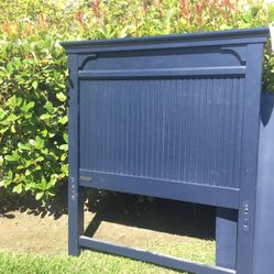 Twin bed frame with trundle