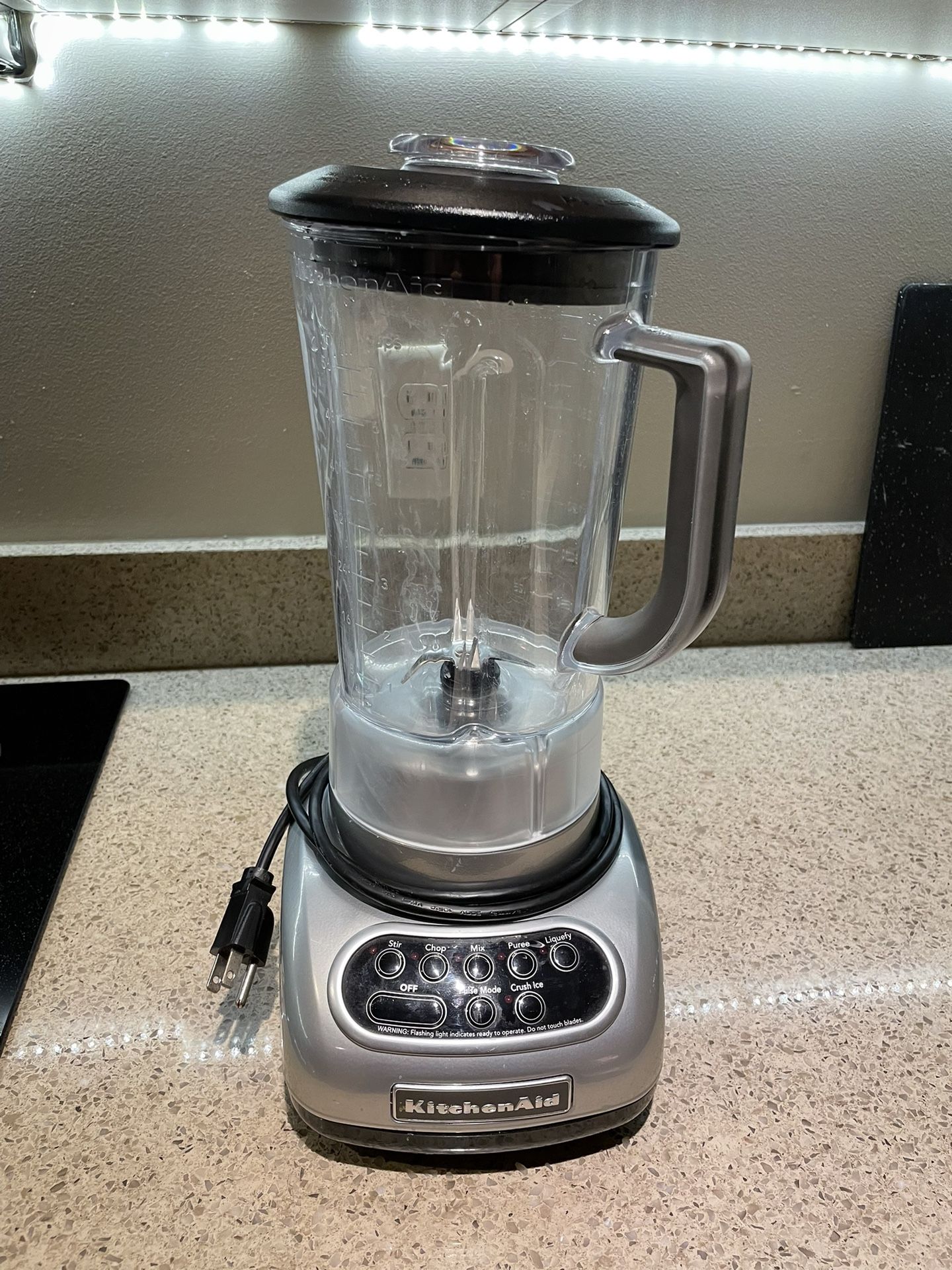 KitchenAid Silver 7-Speed Blender Model #KSB560MC1
