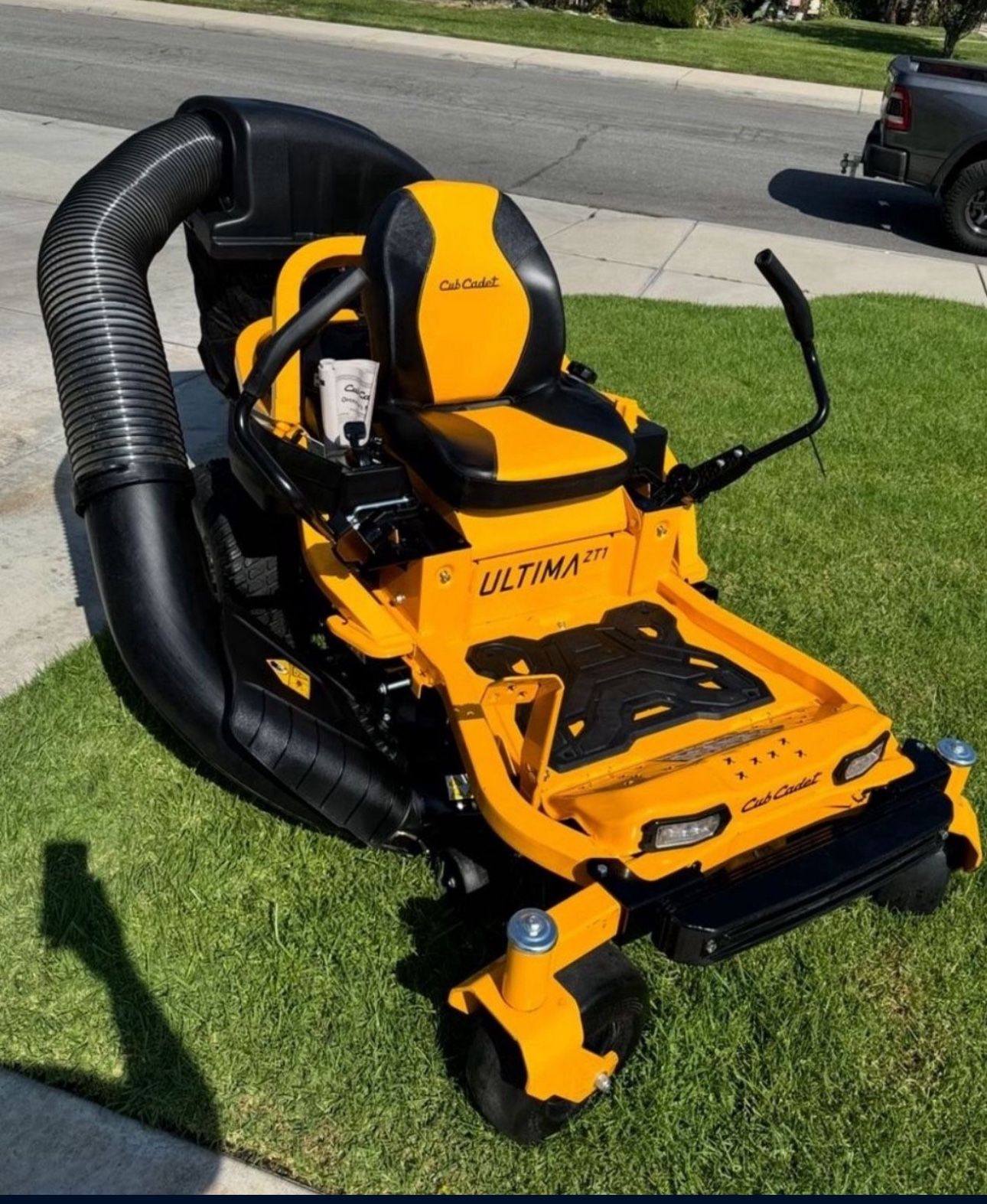 Gas Riding Mower Zero Turn 42in Kawaski Engine With Bagger 