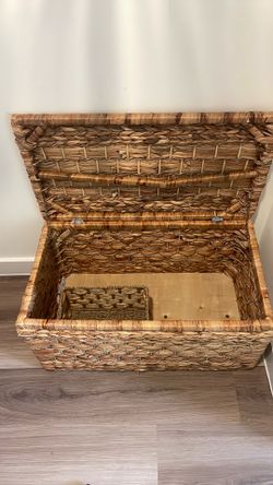 Wicker trunk