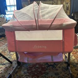 💗 Pink  Baby Bassinet