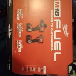 Milwaukee  18 Fuel Combination  KIT DRVER/ DRILL