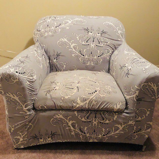 Comfy over stuffed chair with removable cover