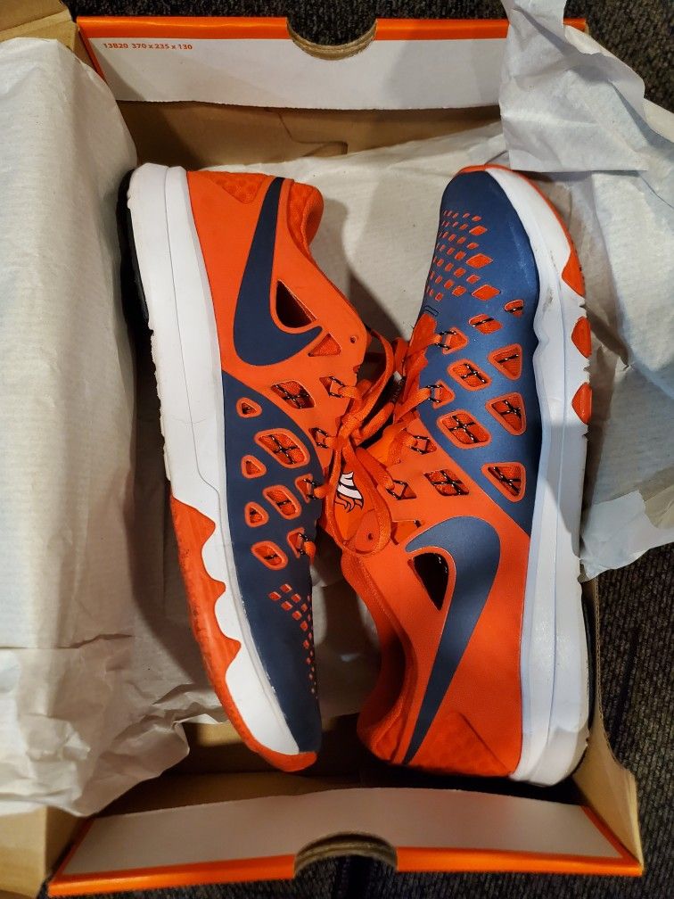 Nike Broncos