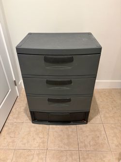 Heavy Duty Plastic Storage Chest