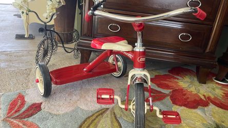 Kids Radio flyer tricycle