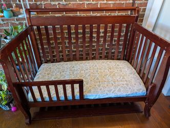 Crib with toddler bed conversion kit
