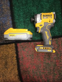 1/4 inch impact driver and battery