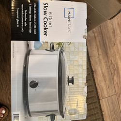 Brand new 6 Quart Slow Cooker