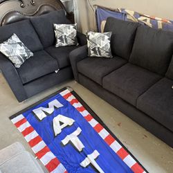 New Sofa & Loveseat 