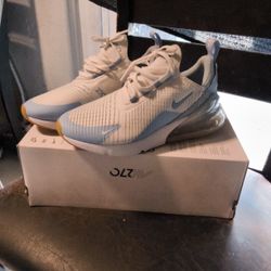 NIKE AIR MAX 270