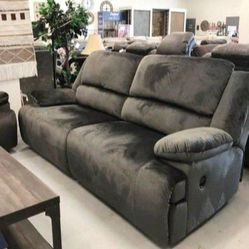 Ashley Living Room Clonmel Gray Reclining Sofa Couch|Brand NEW 