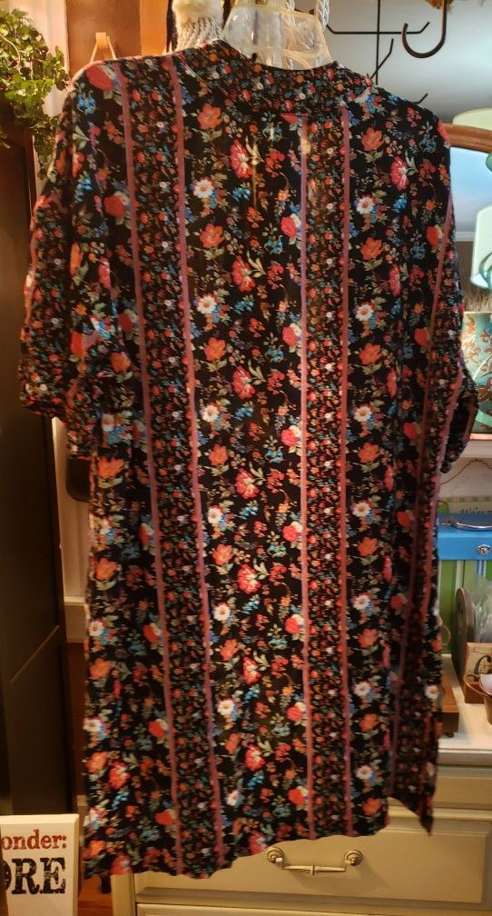 Ladies One Size Time & Tru Cardigan Will Tall Slits