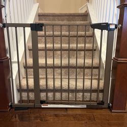 Cumbor 29.7-46" Baby Gate