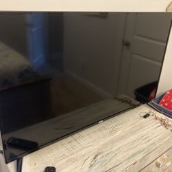 40” Diagonal Roku tv 