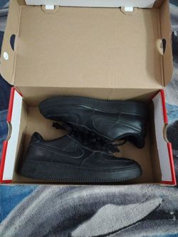 Black Nike AirForce1  7M 8.5W